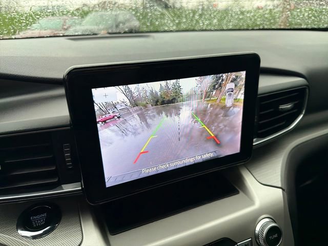 Certified 2022 Ford Explorer XLT w/ Equipment Group 202A AWD/4WD image 41