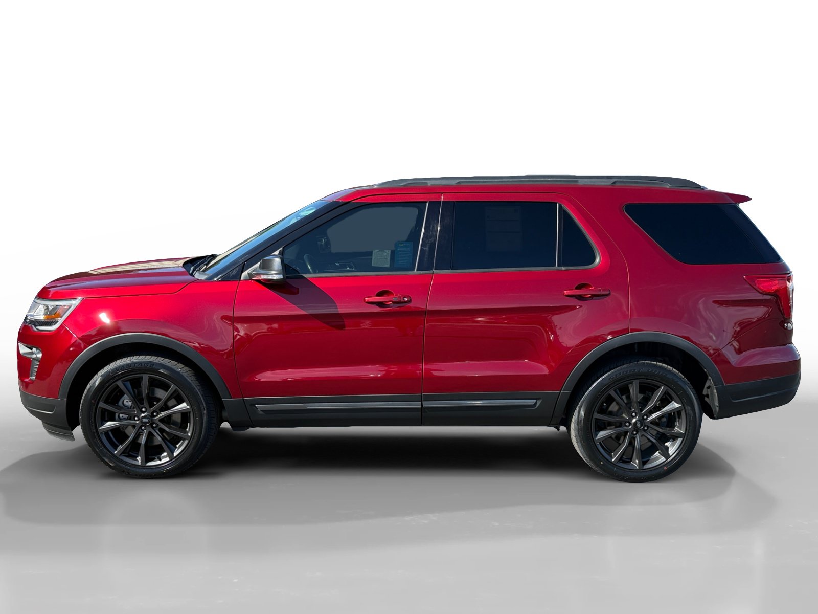 Certified 2019 Ford Explorer XLT w/ Equipment Group 202A AWD/4WD image 2