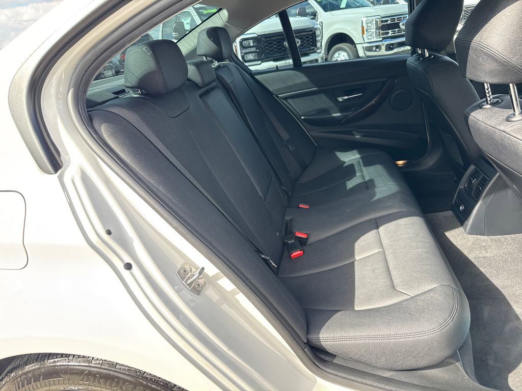 Used 2018 BMW 320i Sedan image 26
