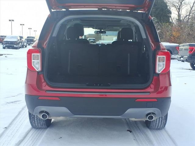 Certified 2022 Ford Explorer XLT w/ Equipment Group 202A image 9