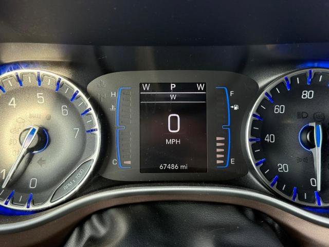 Used 2022 Chrysler Voyager LX FWD image 22
