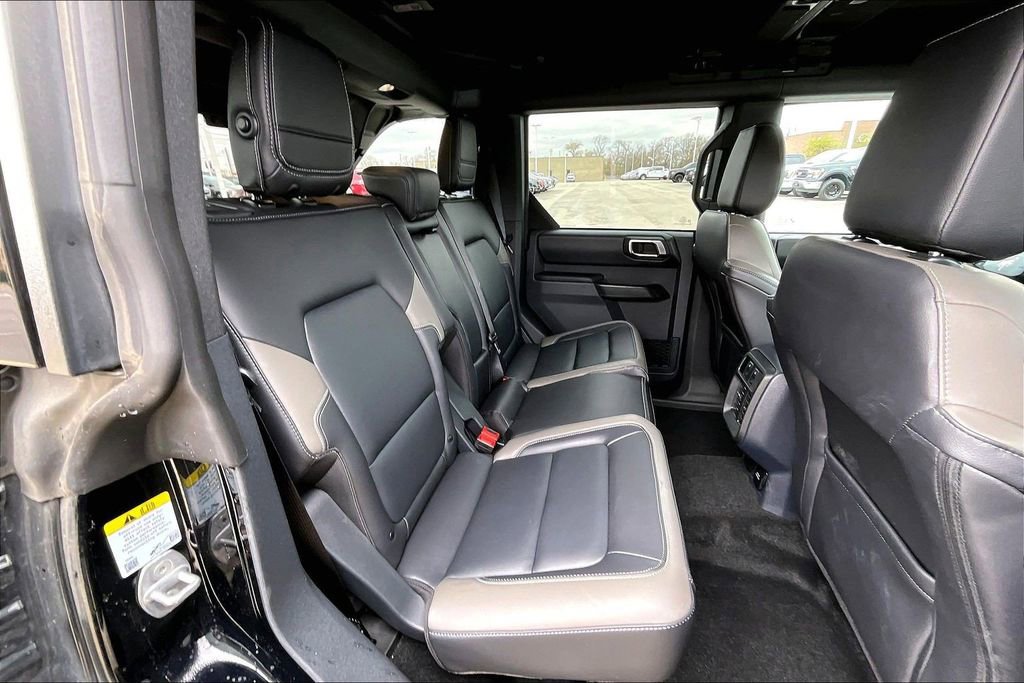 Certified 2025 Ford Bronco Outer Banks w/ Black Appearance Package AWD/4WD image 25