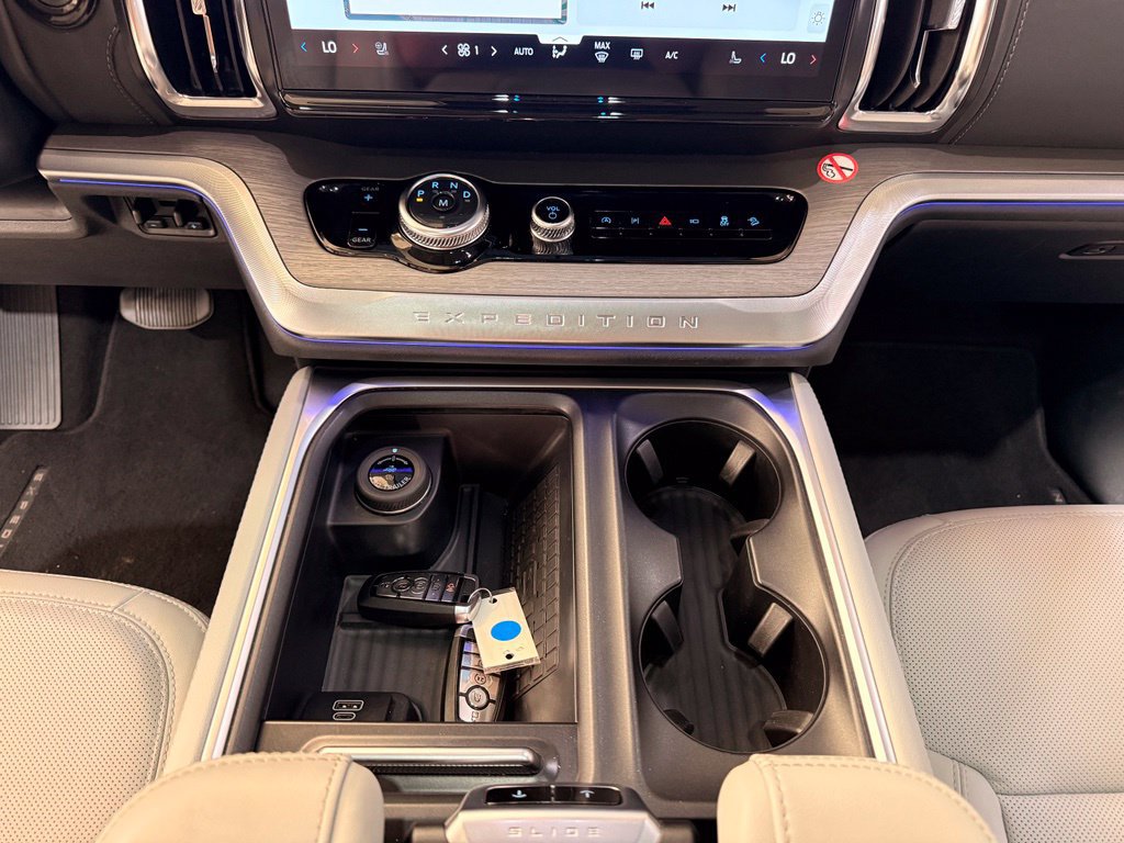 Certified 2025 Ford Expedition Platinum AWD/4WD image 28