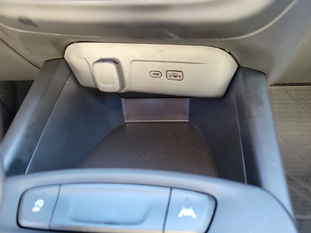 Used 2026 Chevrolet Trax RS w/ Sunroof Package FWD image 25