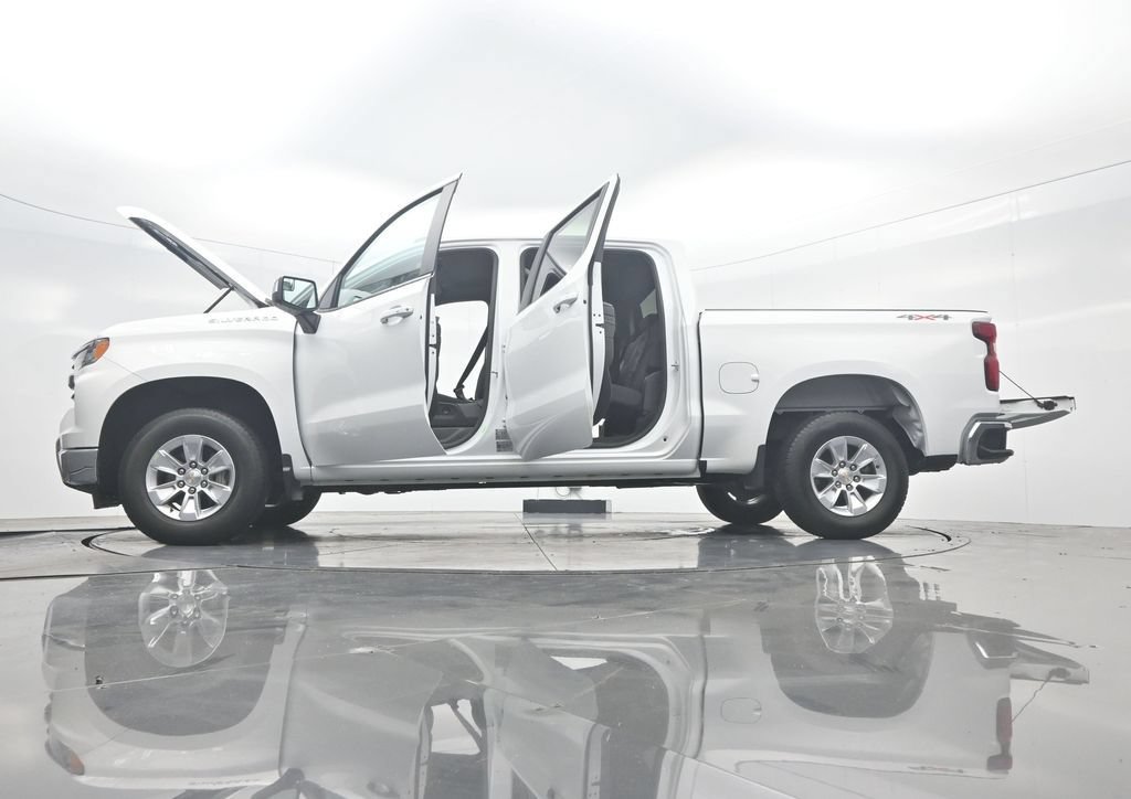 Used 2025 Chevrolet Silverado 1500 LT AWD/4WD image 45