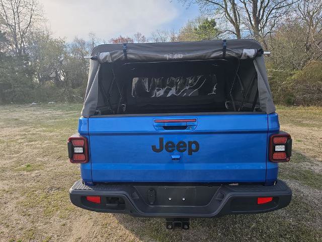 Used 2023 Jeep Gladiator Overland AWD/4WD image 3