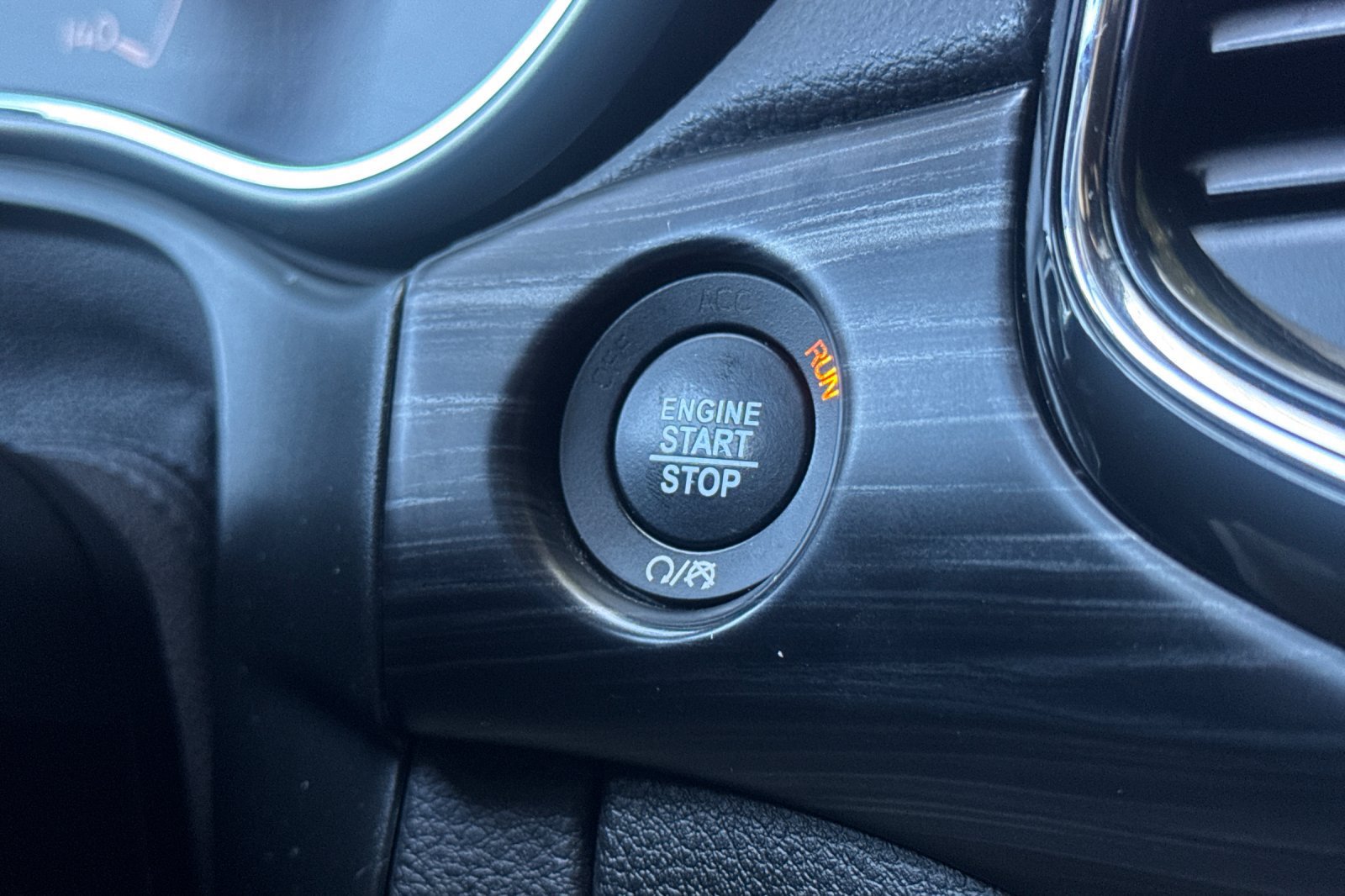 Used 2019 Jeep Grand Cherokee Altitude AWD/4WD image 20