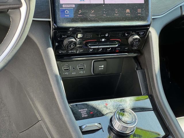 Used 2024 Jeep Grand Cherokee Limited AWD/4WD image 22