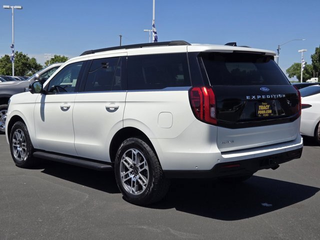 Certified 2025 Ford Expedition Active AWD/4WD image 6