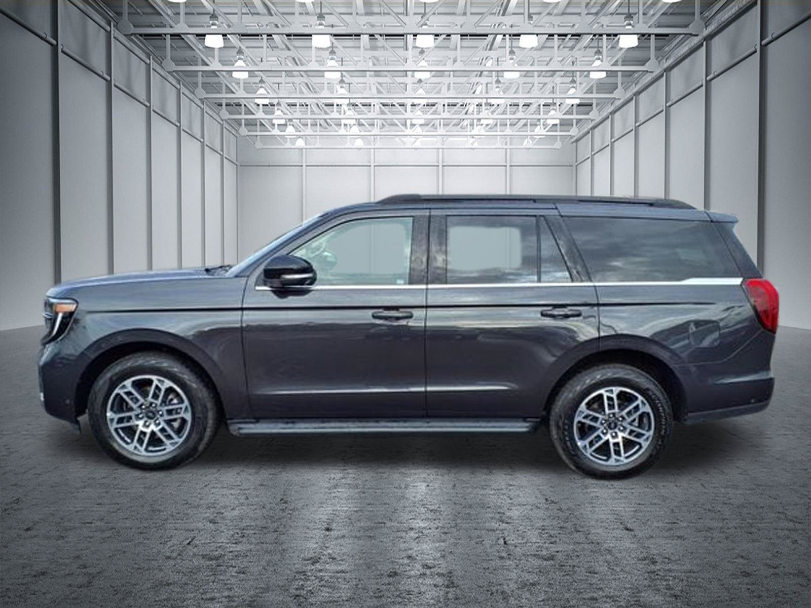 Certified 2025 Ford Expedition Active AWD/4WD image 14