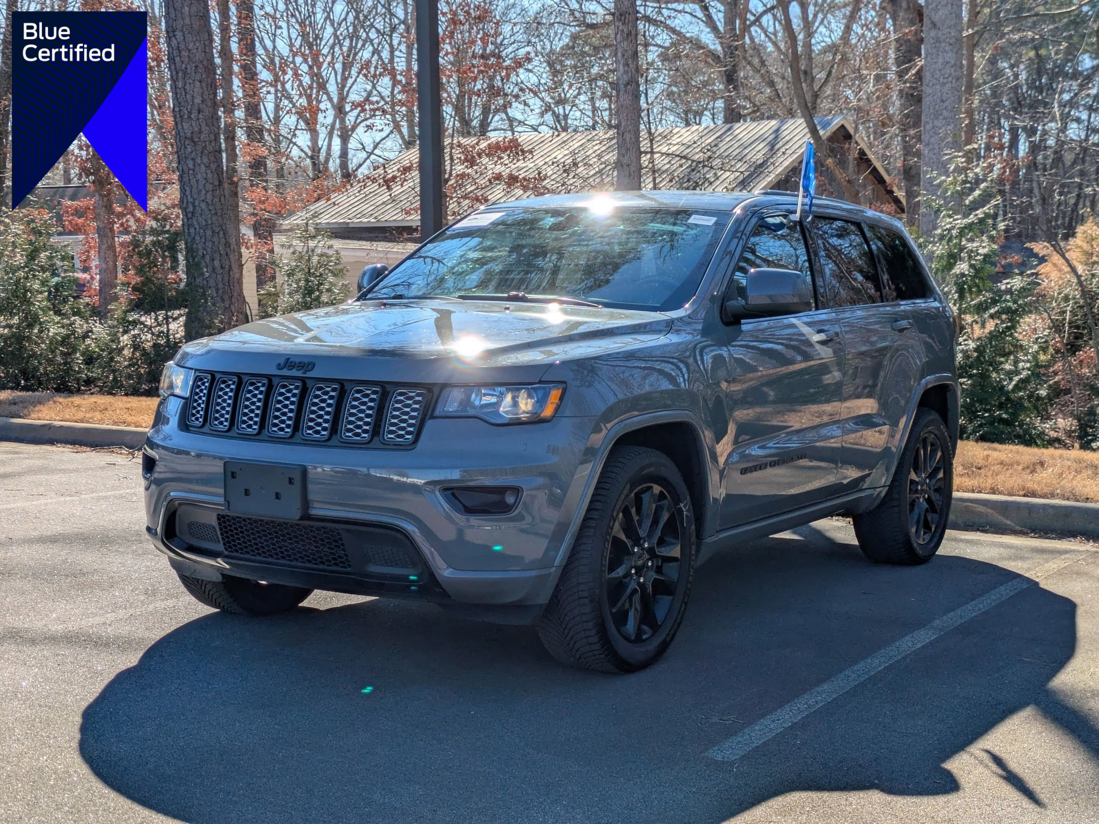 Used 2021 Jeep Grand Cherokee Laredo X image 1
