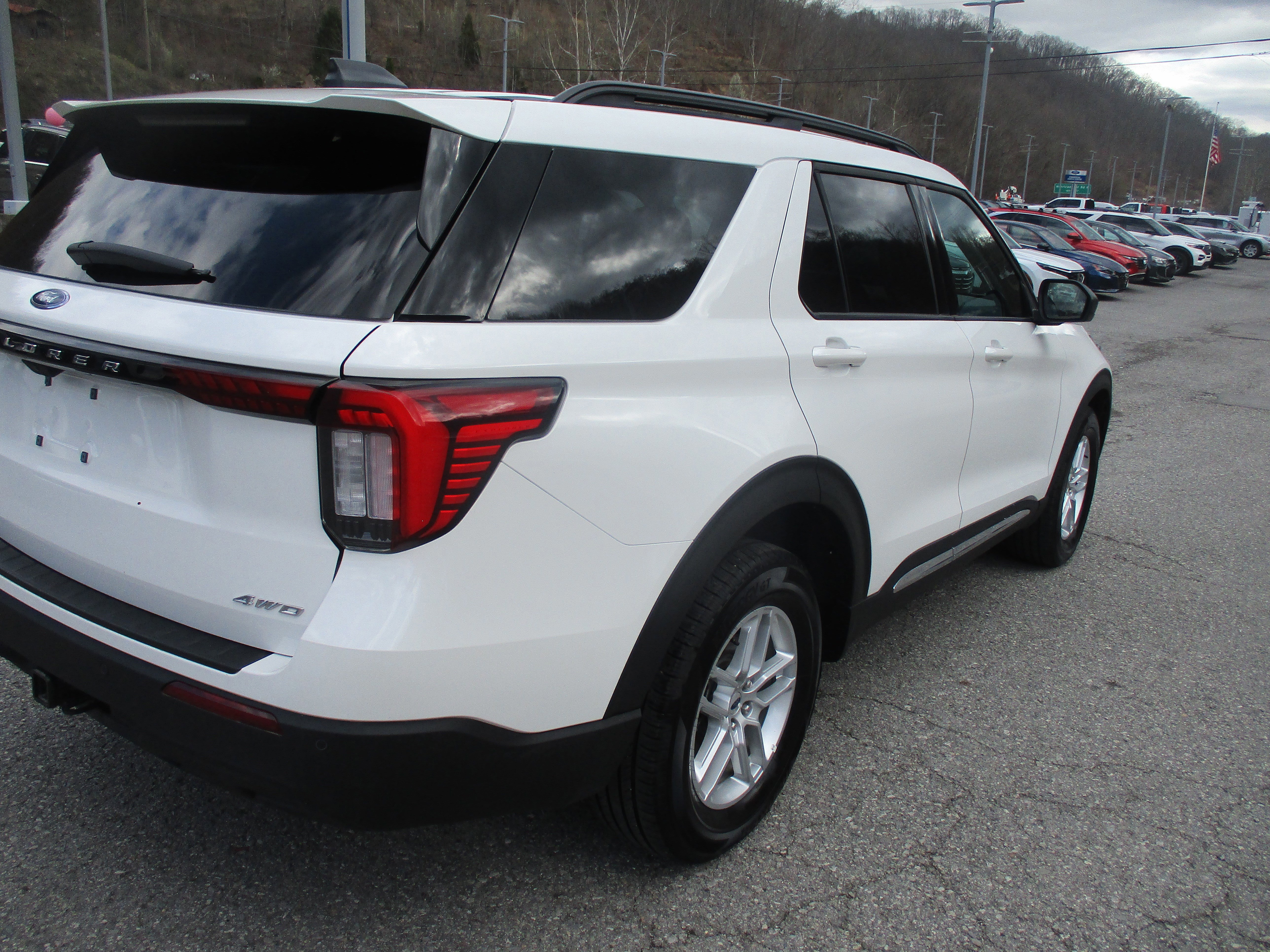 Certified 2025 Ford Explorer Active image 5