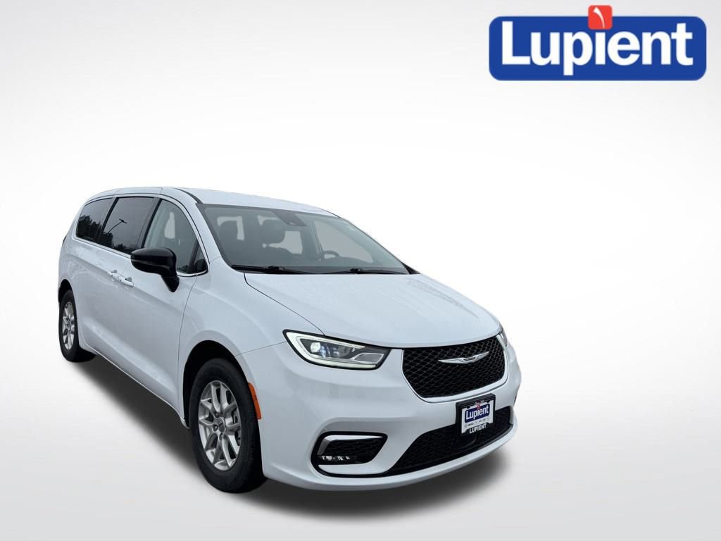 Used 2024 Chrysler Pacifica Touring-L