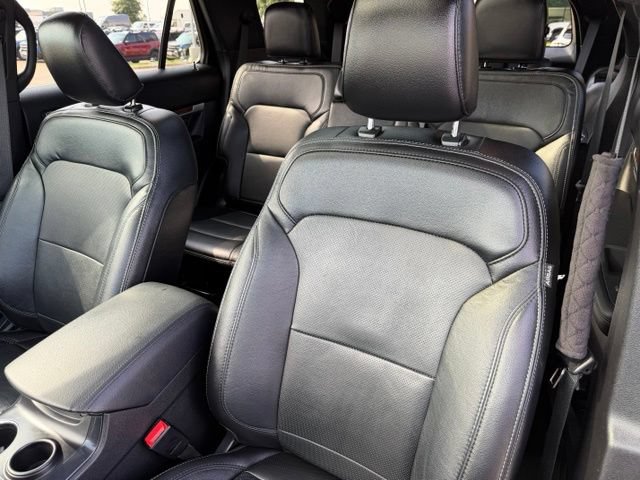 Certified 2019 Ford Explorer Limited w/ Ford Safe & Smart Package FWD image 13