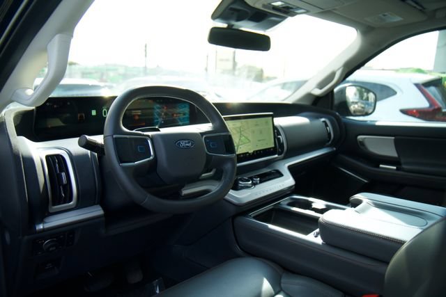 Certified 2025 Ford Expedition Active AWD/4WD image 14
