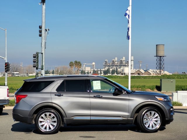 Certified 2022 Ford Explorer Limited w/ Limited Technology Package image 6