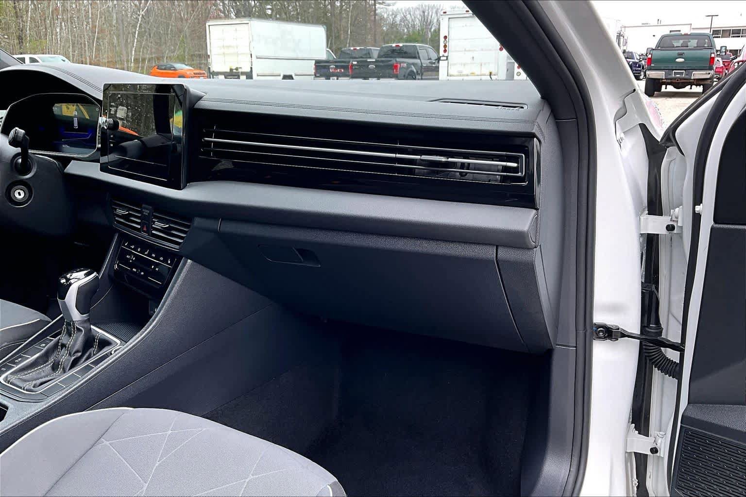 Used 2025 Volkswagen Jetta Sport FWD image 19