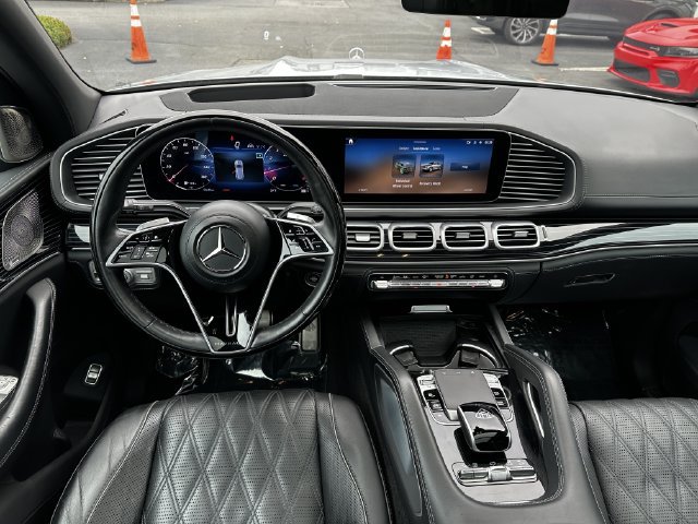 Used 2024 Mercedes-Benz Maybach GLS 600 4MATIC image 13