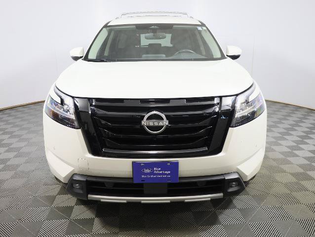 Used 2022 Nissan Pathfinder SL w/ SL Black Package AWD/4WD image 3