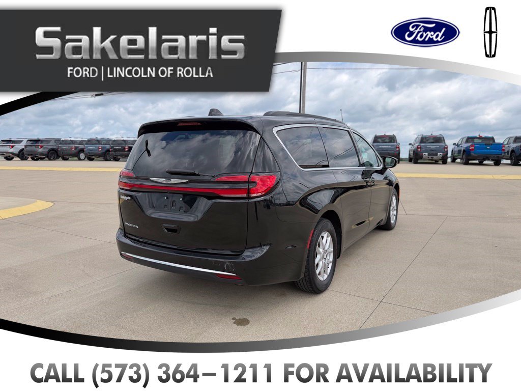 Used 2022 Chrysler Pacifica Touring-L FWD image 5