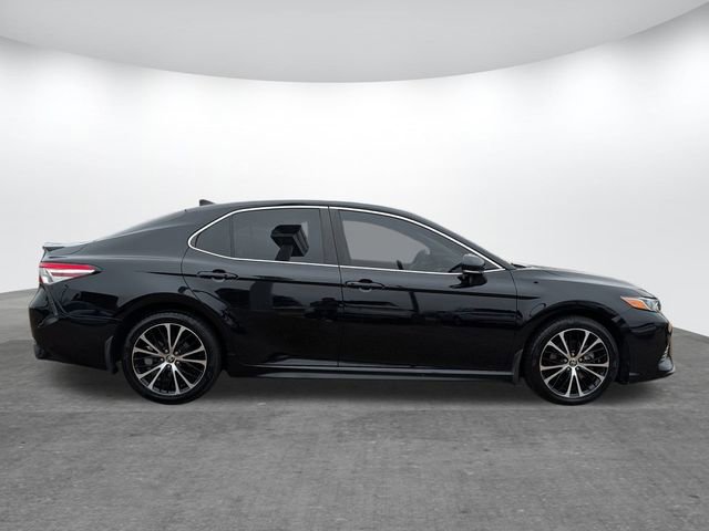 Used 2020 Toyota Camry SE image 6