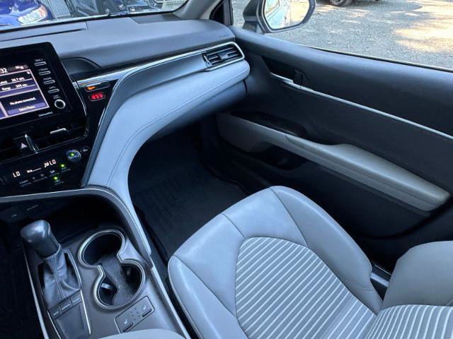 Used 2022 Toyota Camry SE w/ Cold Weather Package FWD image 32