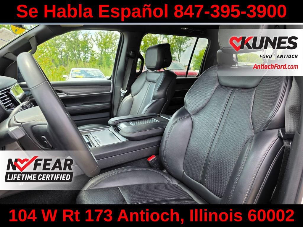 Used 2024 Jeep Wagoneer L Series II w/ Flexible Seating Group AWD/4WD image 23
