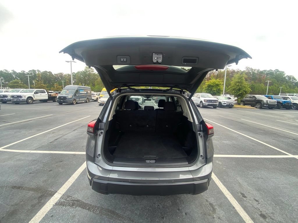 Used 2024 Nissan Rogue SV FWD image 26