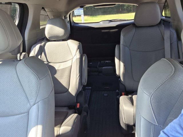 Used 2023 Toyota Sienna Limited AWD/4WD image 24