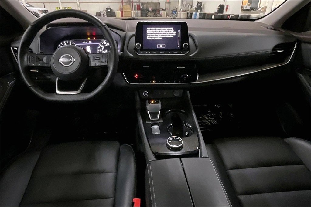 Used 2023 Nissan Rogue SV w/ SV Premium Package image 14
