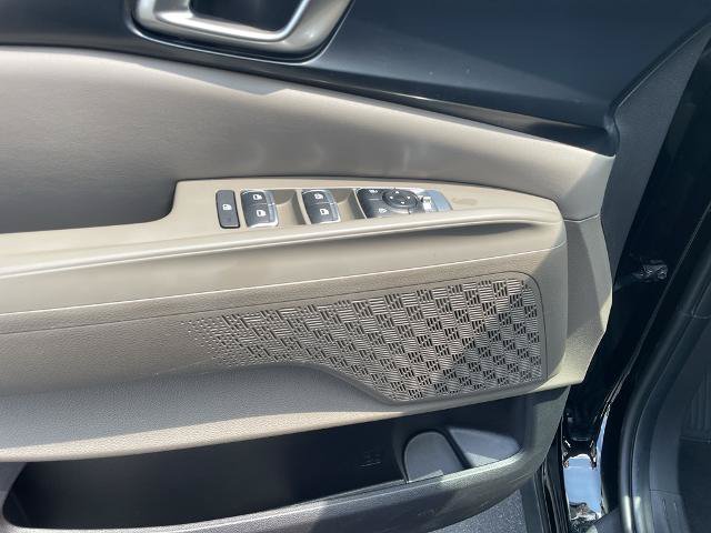 Used 2026 Kia Carnival FWD image 26