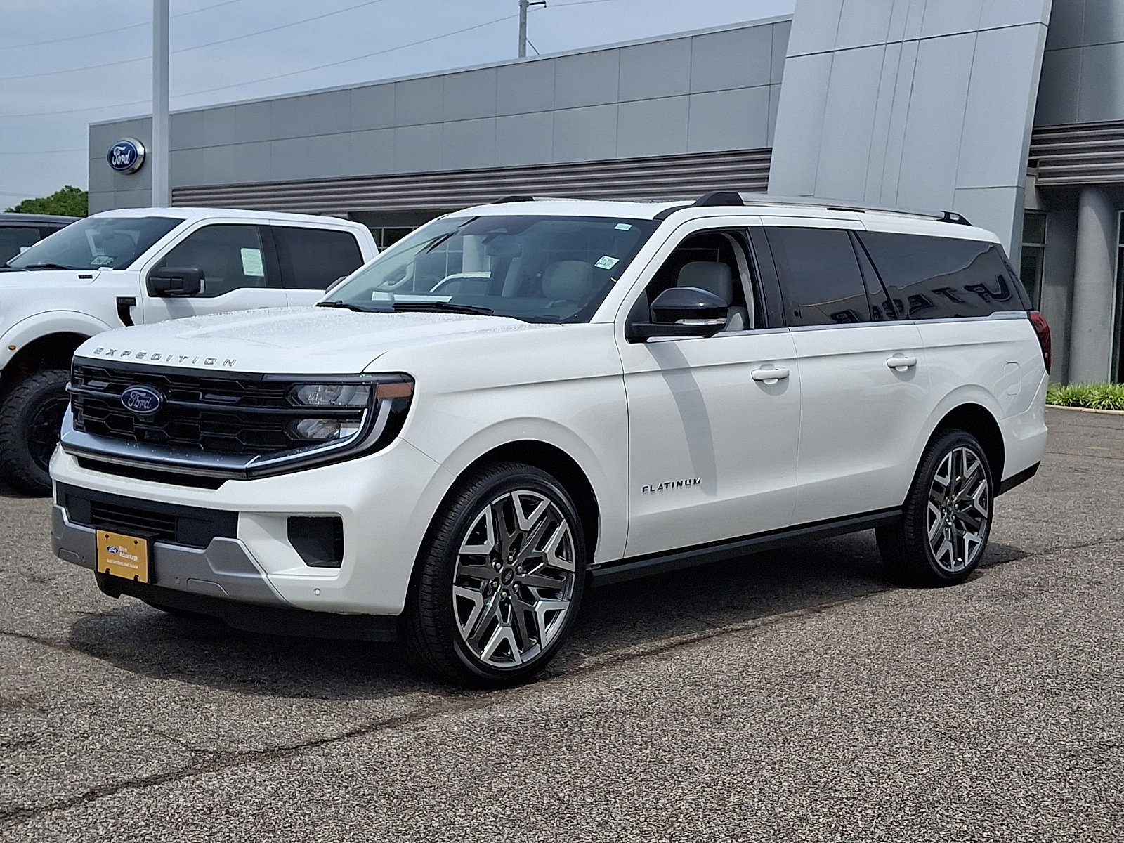 Certified 2026 Ford Expedition Max Platinum w/ Platinum Ultimate Package AWD/4WD image 5