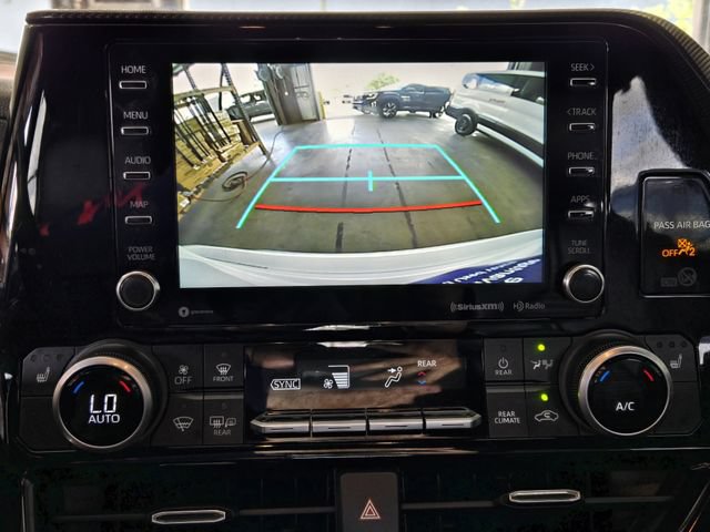 Used 2021 Toyota Highlander XSE FWD image 19