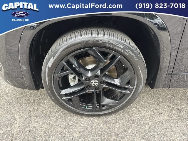Used 2026 Volkswagen Tiguan SE R-Line AWD/4WD image 13