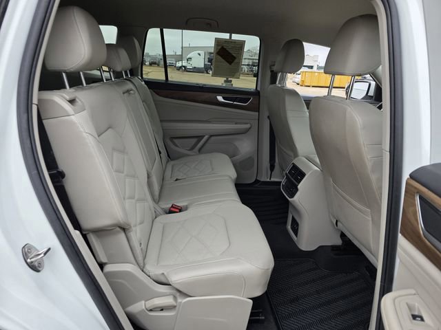 Used 2024 Volkswagen Atlas SE w/ Black Wheel Package image 27