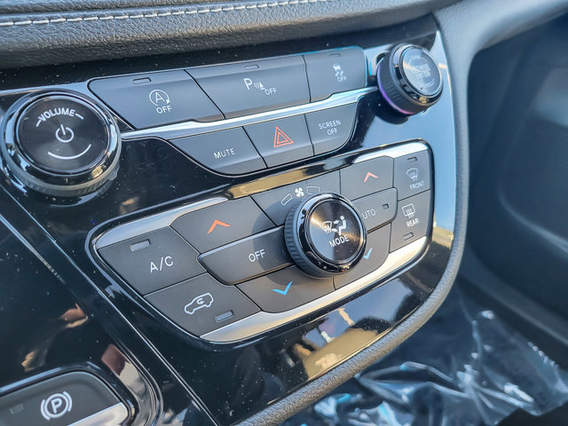 Used 2020 Chrysler Pacifica Limited image 15