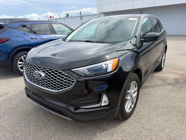 Certified 2023 Ford Edge SEL w/ Convenience Package AWD/4WD image 3