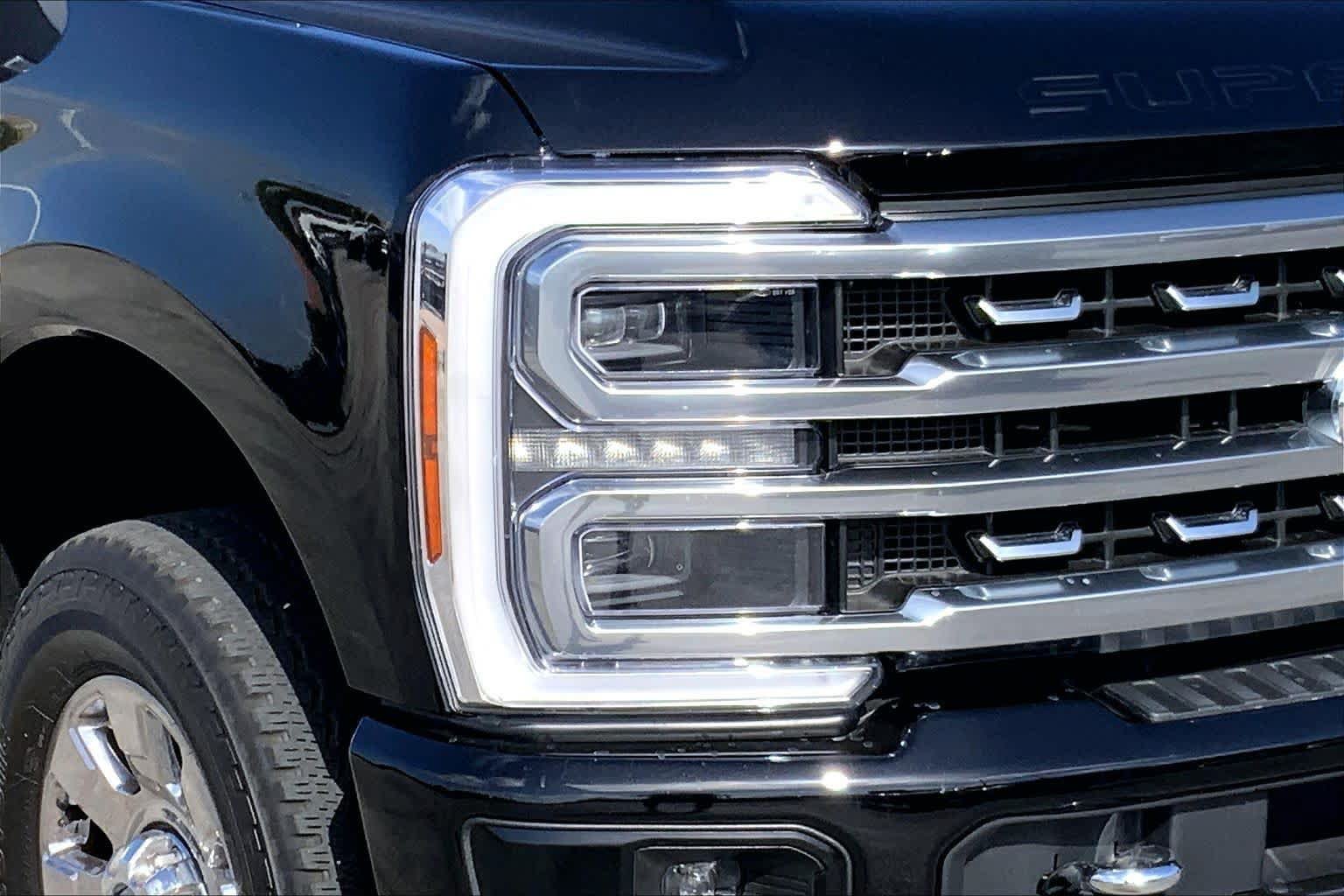 Certified 2024 Ford F350 Platinum w/ FX4 Off-Road Package AWD/4WD image 25