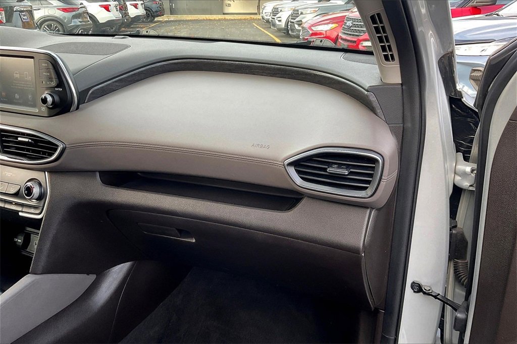 Used 2020 Hyundai Santa Fe SE image 15