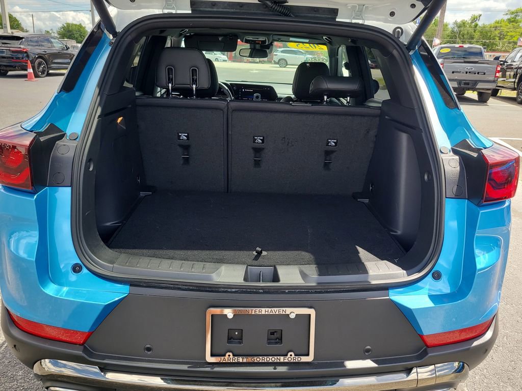 Used 2025 Chevrolet TrailBlazer ACTIV w/ Convenience Package FWD image 8