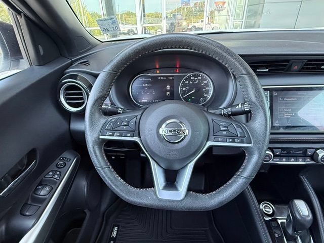 Used 2020 Nissan Kicks SR w/ SR Premium Package FWD image 23
