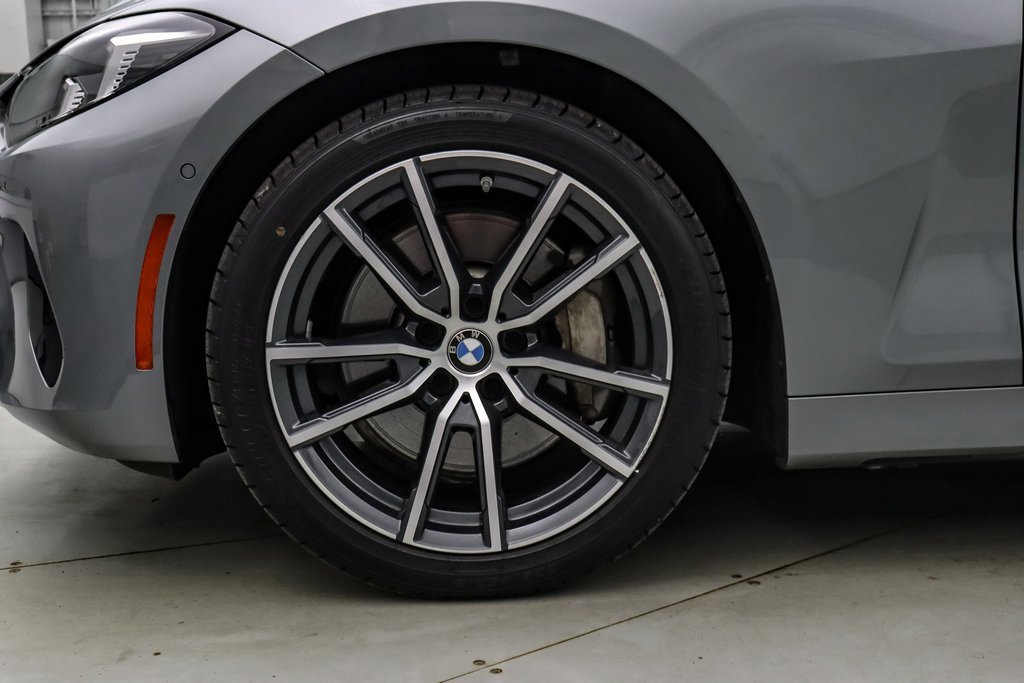 Used 2025 BMW 430i Convertible w/ Premium Package image 11