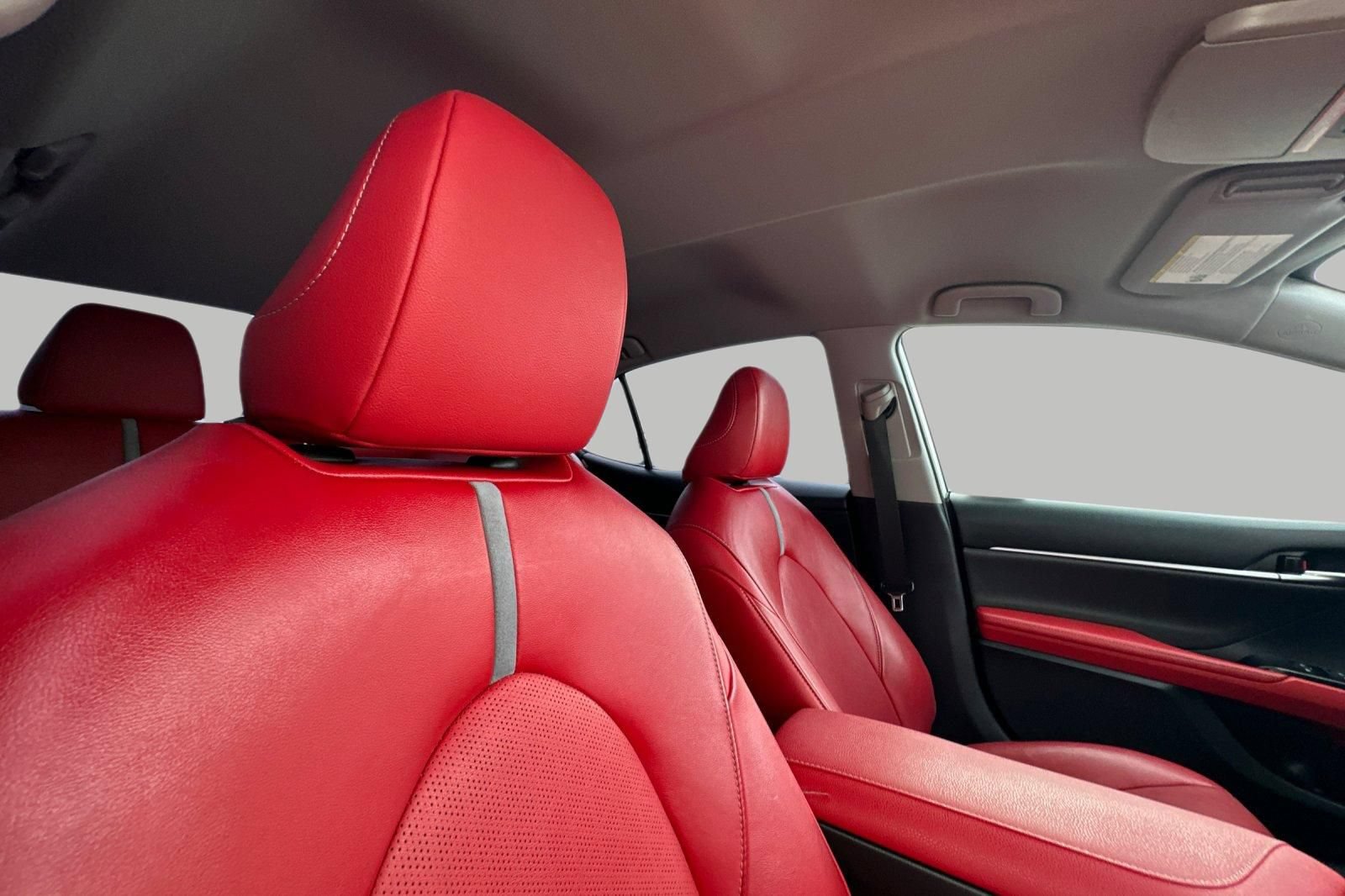 Used 2019 Toyota Camry XSE FWD image 16