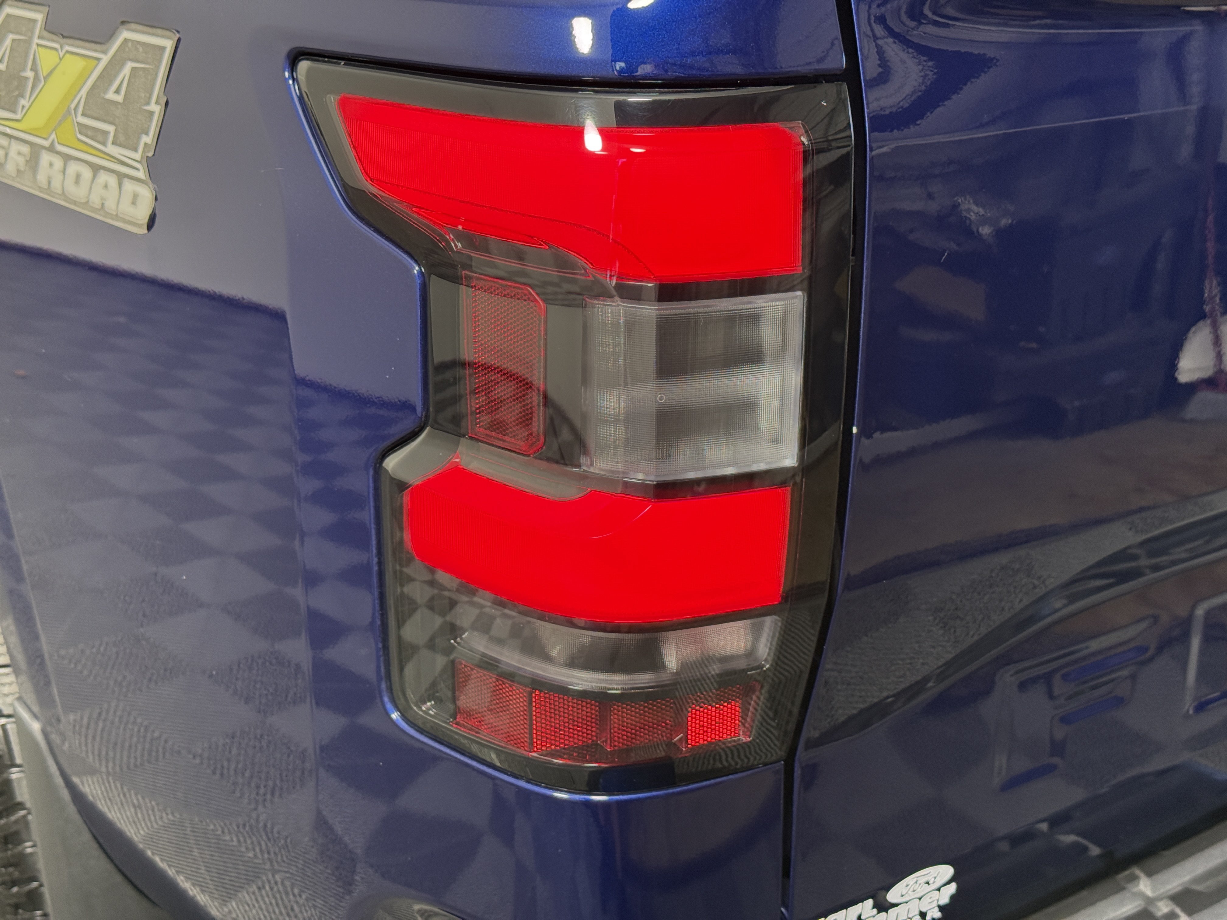 Used 2022 Nissan Frontier SV w/ SV Premium Package AWD/4WD image 8
