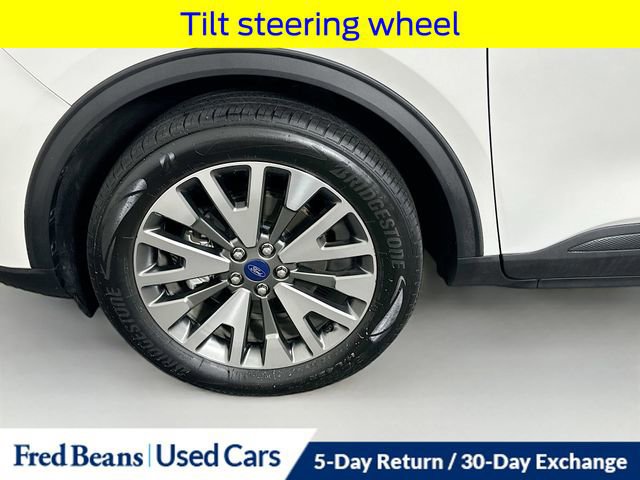 Certified 2022 Ford Escape Titanium w/ Class II Trailer Tow Package AWD/4WD image 38