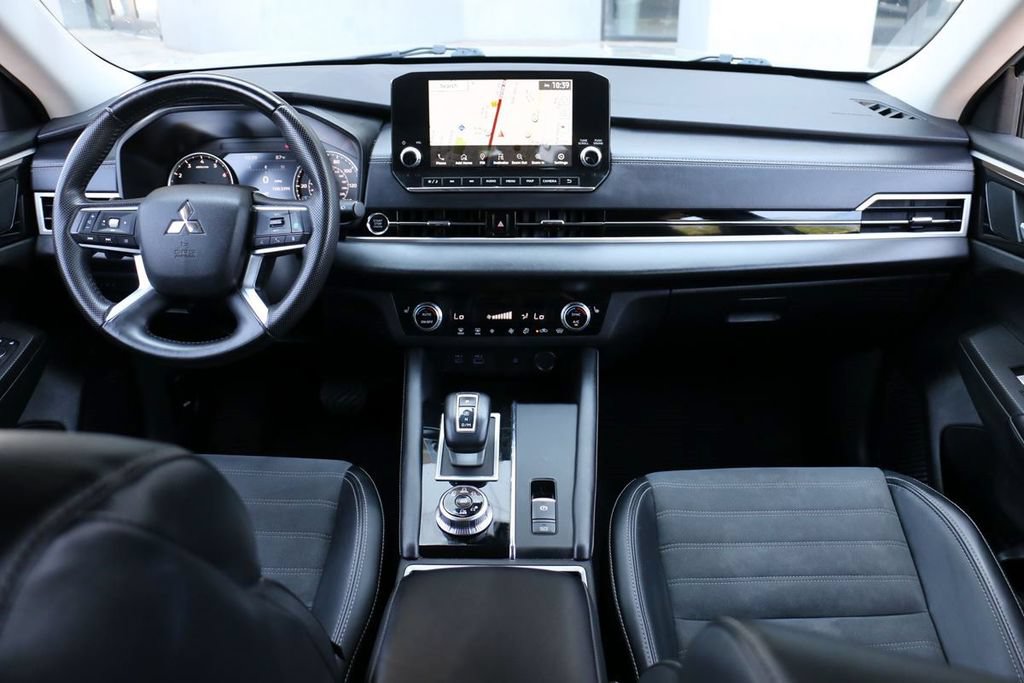 Used 2024 Mitsubishi Outlander SE AWD/4WD image 26