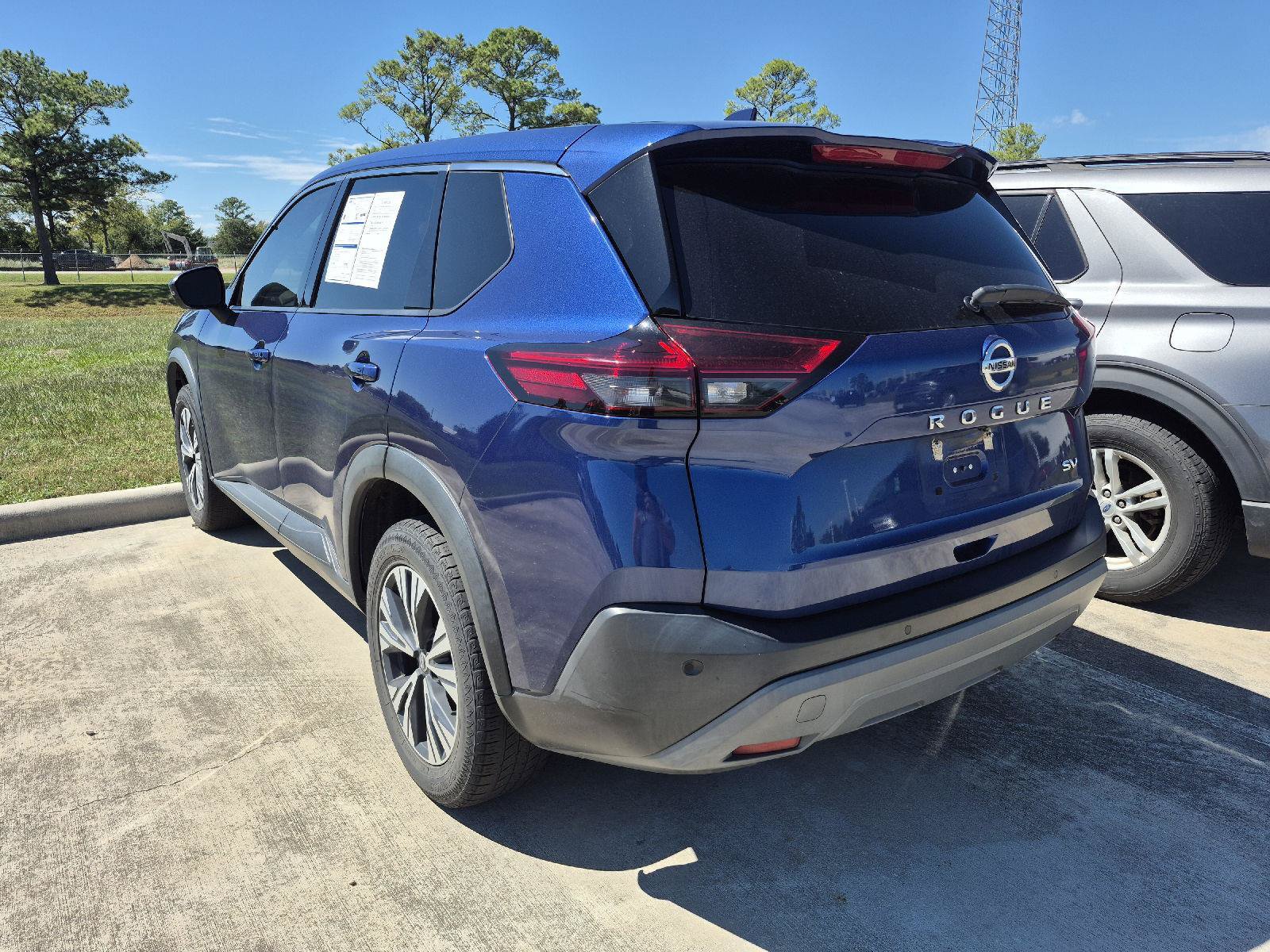 Used 2021 Nissan Rogue SV FWD image 12