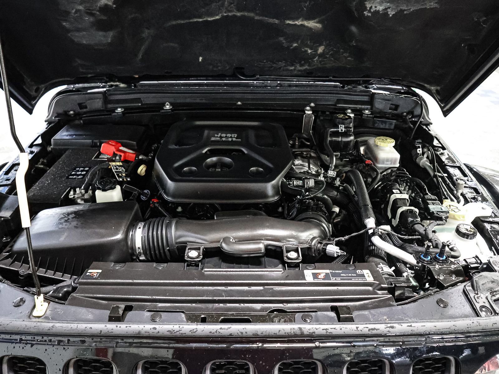 Used 2022 Jeep Wrangler Unlimited Rubicon w/ Cold Weather Group image 15