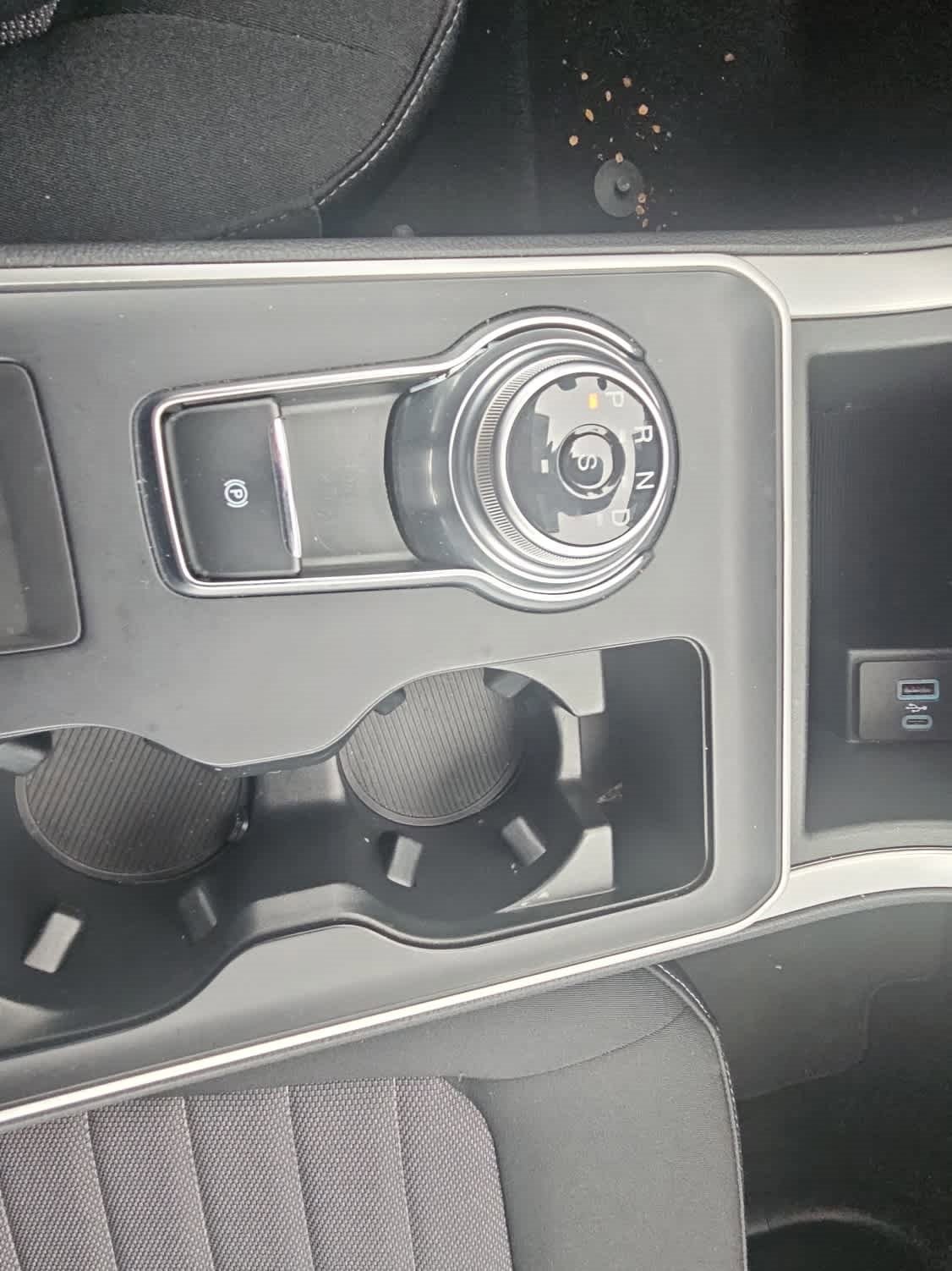 Certified 2024 Ford Edge SE w/ Black Appearance Package image 18