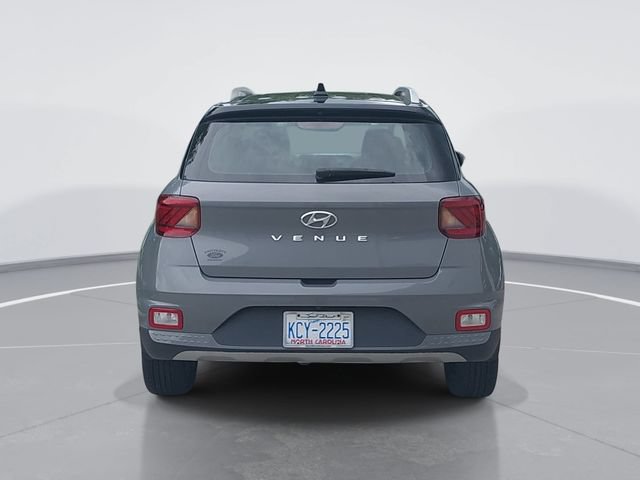 Used 2022 Hyundai Venue Limited FWD image 4